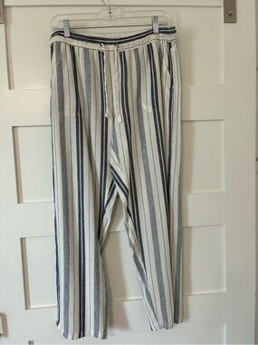Dash Linen-Blend Pants in White and Navy